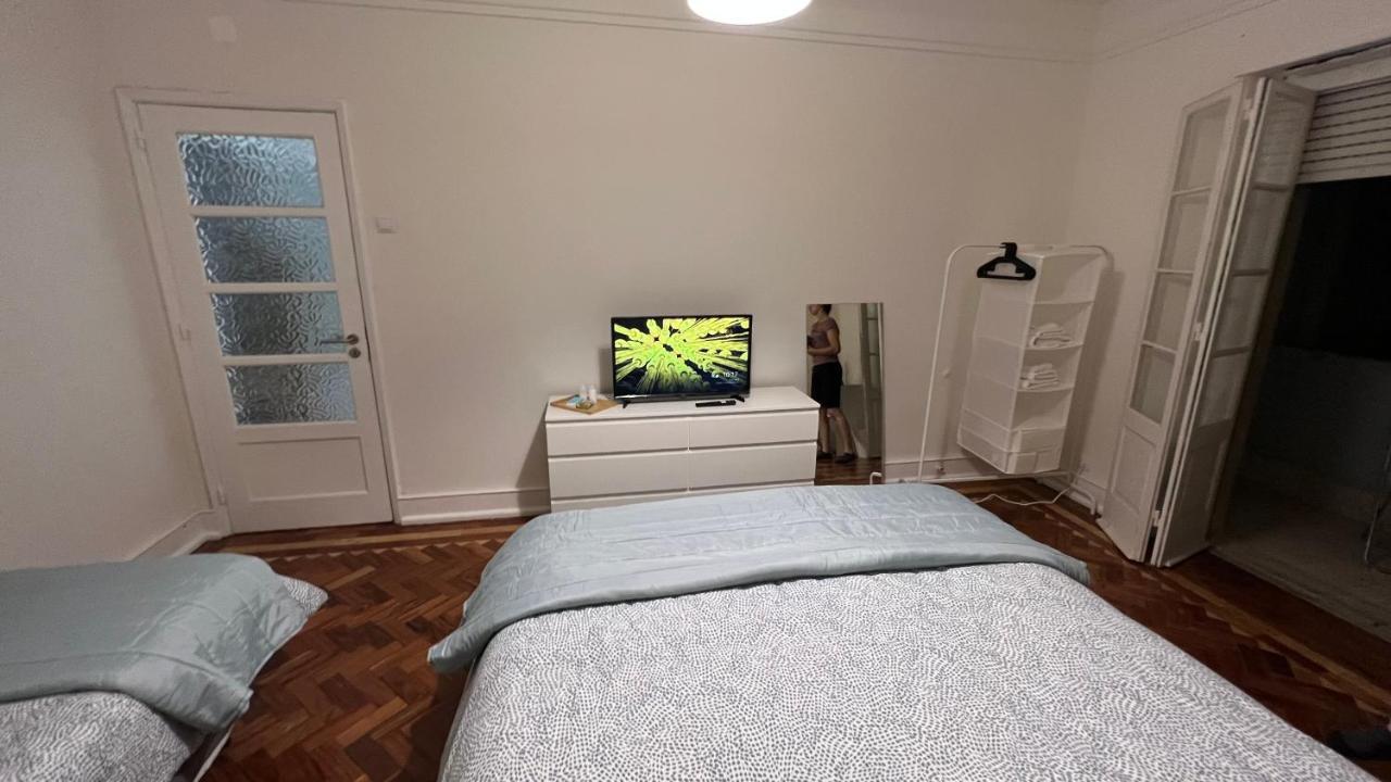Habitacion Privada Para 3 Grande Con Balcon Lisbon Luaran gambar