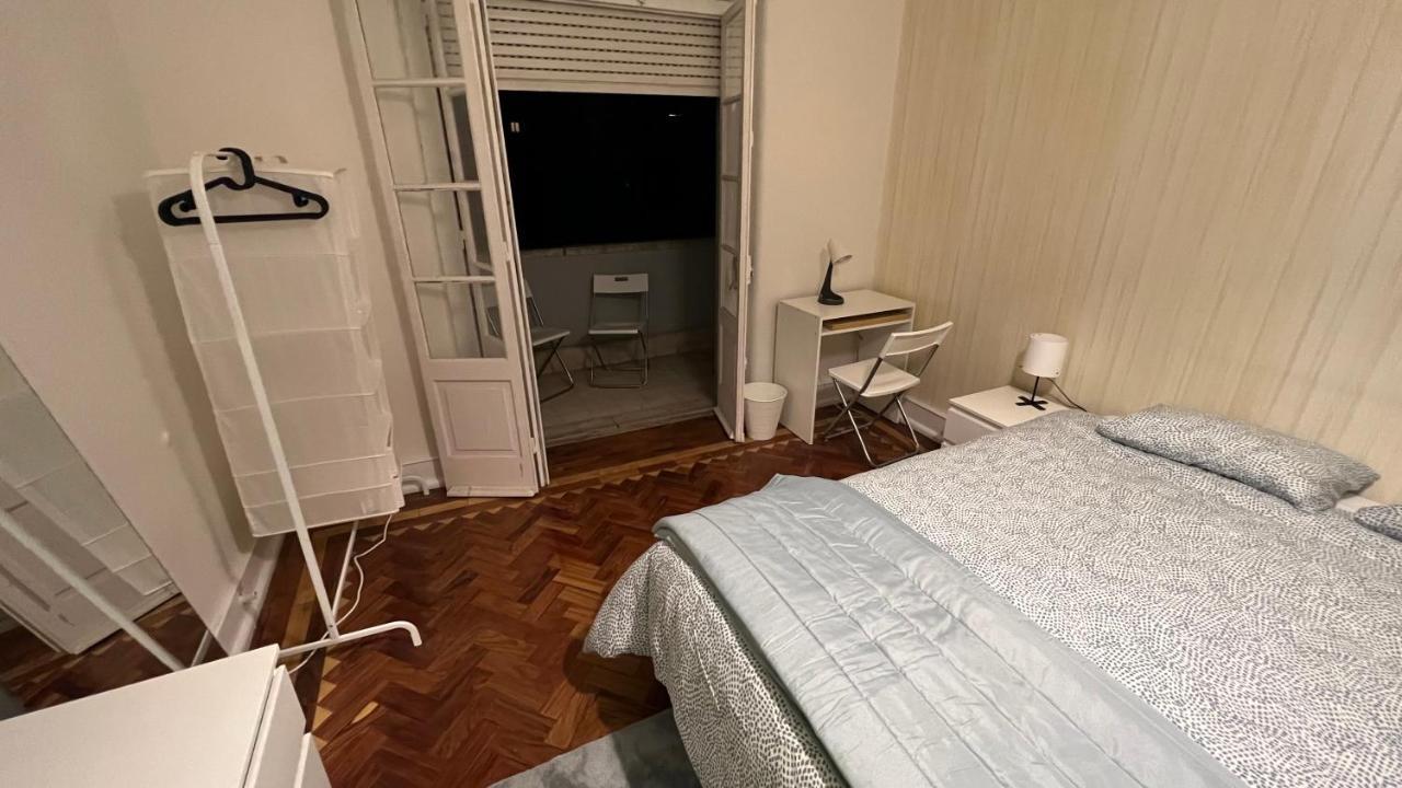 Habitacion Privada Para 3 Grande Con Balcon Lisbon Luaran gambar