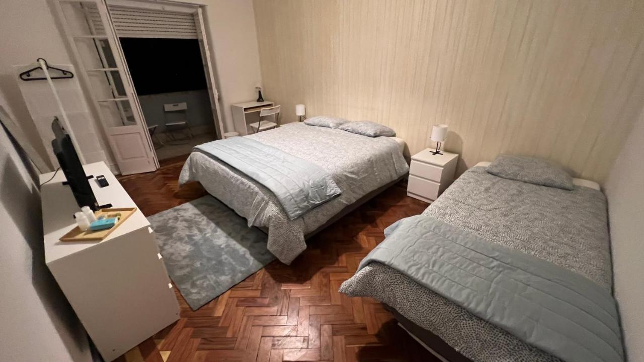 Habitacion Privada Para 3 Grande Con Balcon Lisbon Luaran gambar