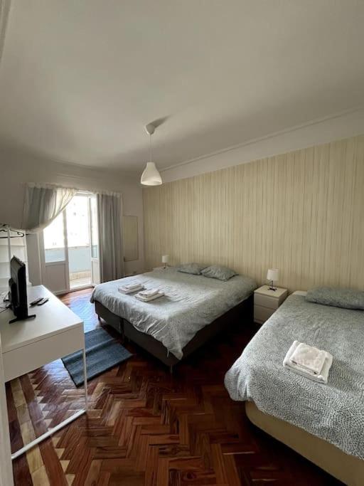Habitacion Privada Para 3 Grande Con Balcon Lisbon Luaran gambar