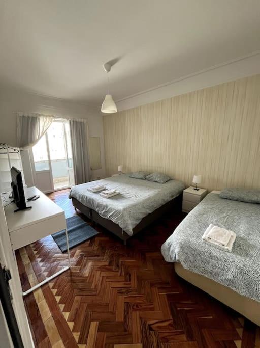 Habitacion Privada Para 3 Grande Con Balcon Lisbon Luaran gambar