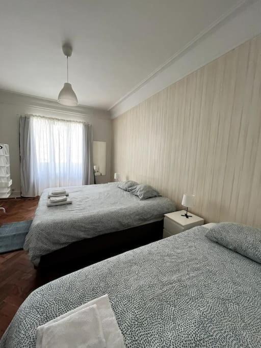 Habitacion Privada Para 3 Grande Con Balcon Lisbon Luaran gambar
