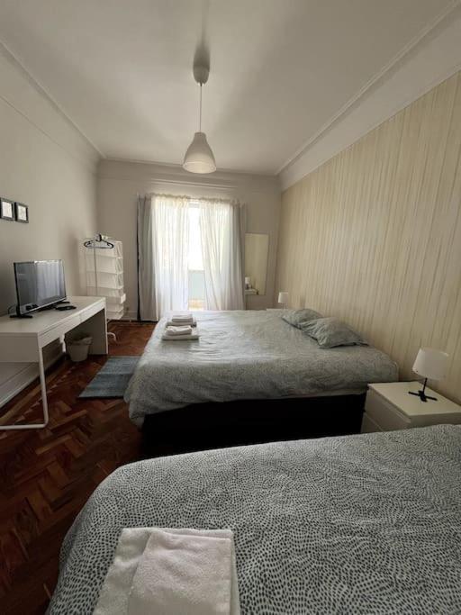 Habitacion Privada Para 3 Grande Con Balcon Lisbon Luaran gambar