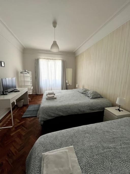 Habitacion Privada Para 3 Grande Con Balcon Lisbon Luaran gambar