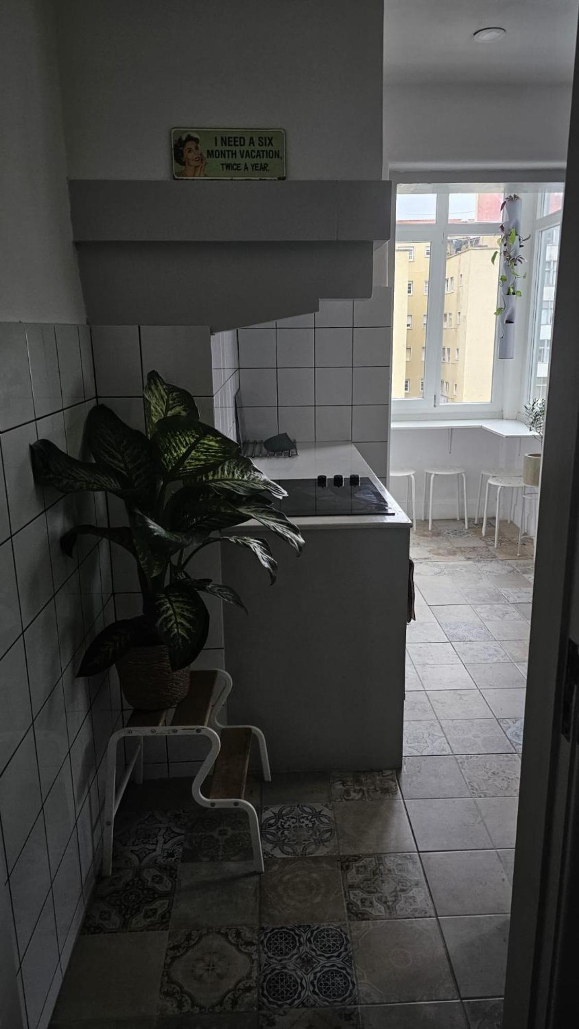 Habitacion Privada Para 3 Grande Con Balcon Lisbon Luaran gambar