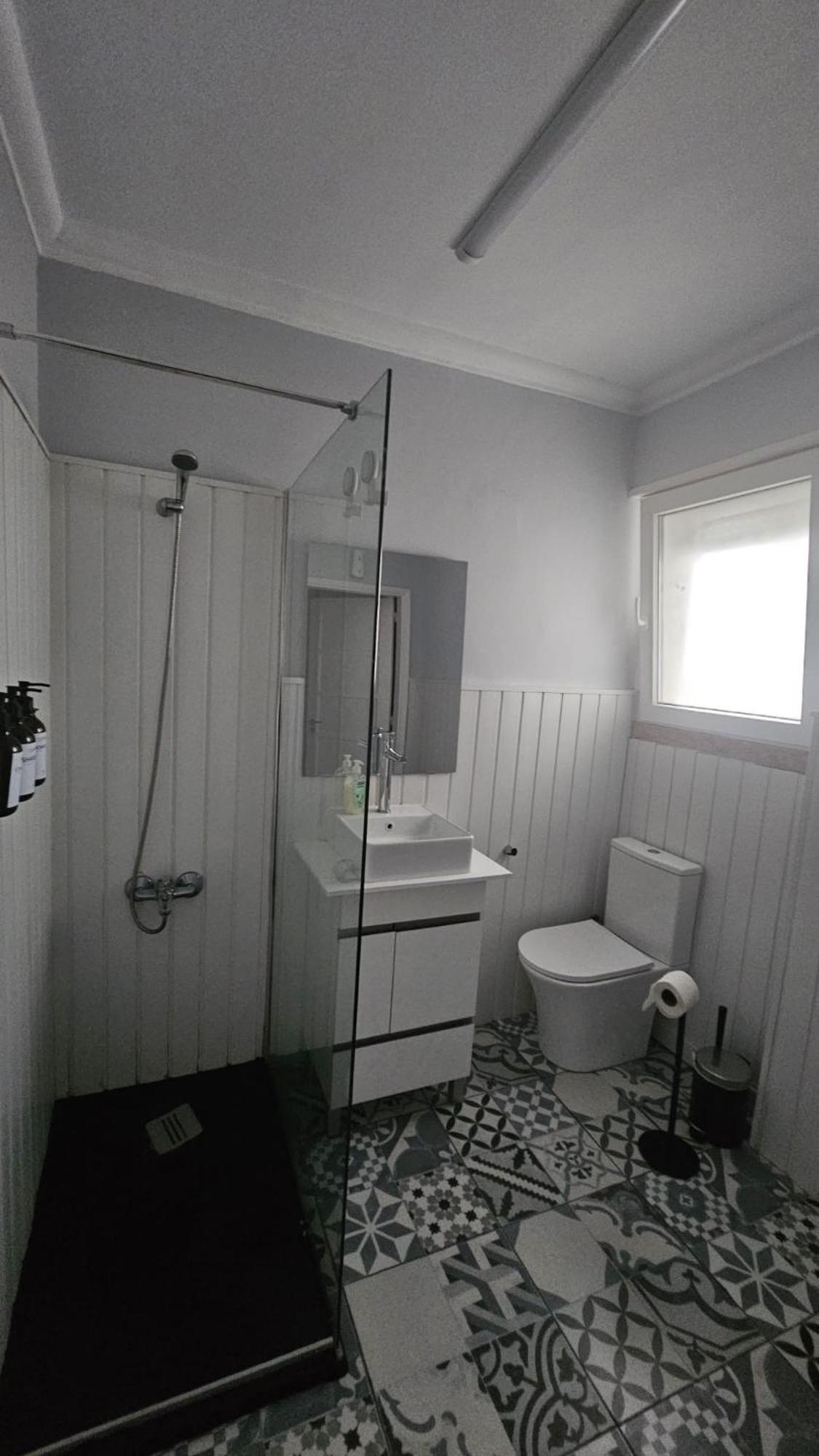 Habitacion Privada Para 3 Grande Con Balcon Lisbon Luaran gambar